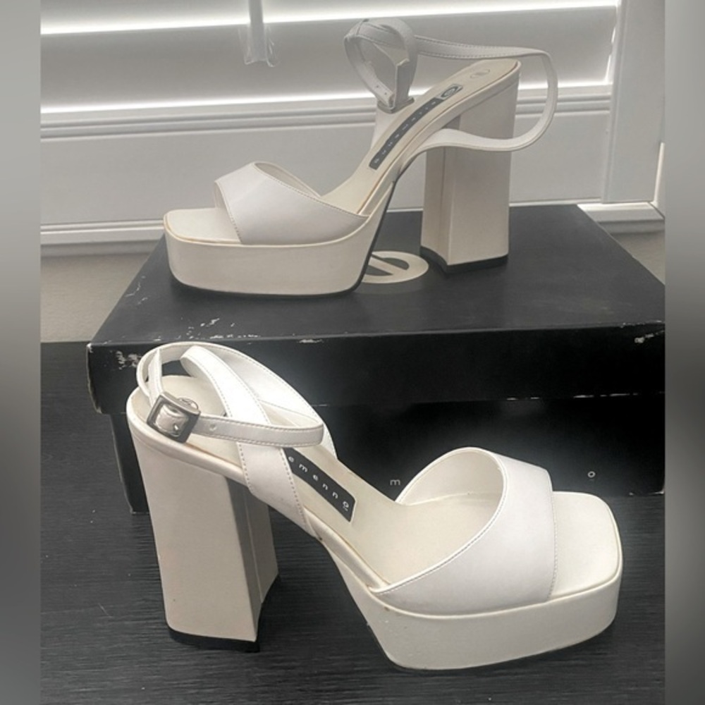 🆕 Vintage Ellemeno Y2K Baylee White Platform Heels 9.5